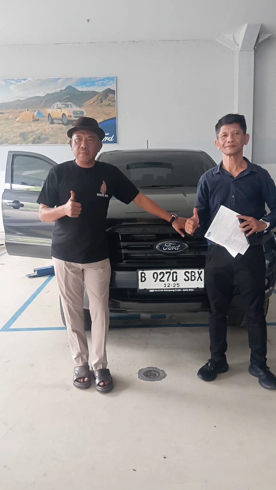 Serah terima unit Ford kepada pelanggan Dealer Ford Jakarta